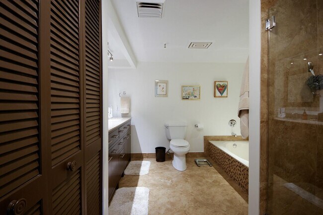 Building Photo - 2480 Presidential Way