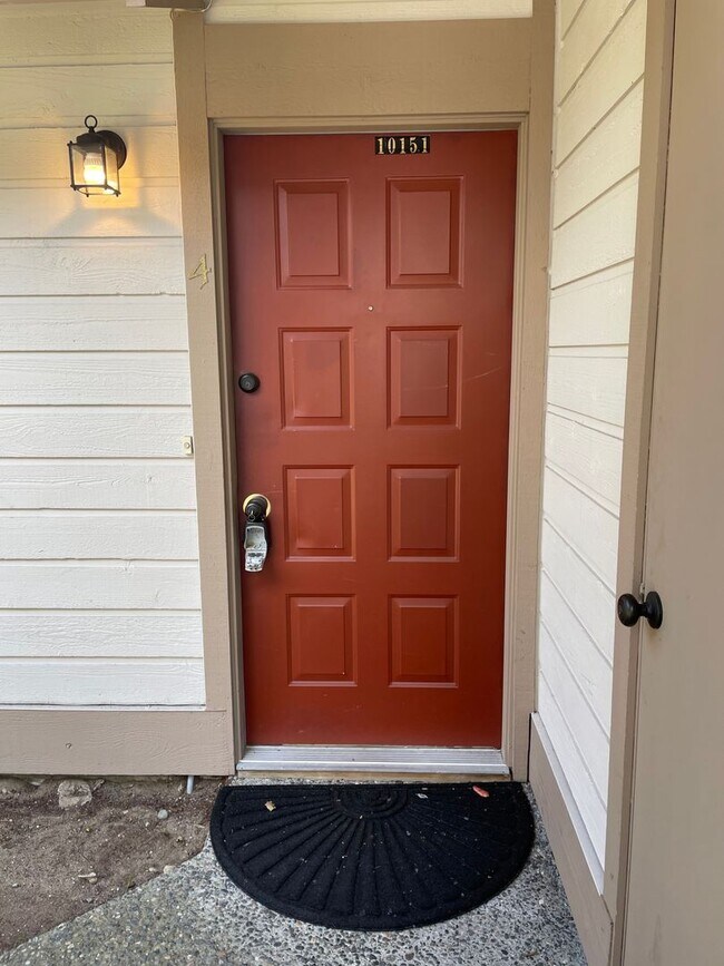 Building Photo - Charming 1-Bedroom Townhome in Hazel Grove...