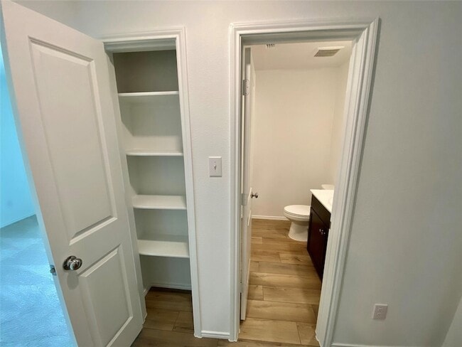 Building Photo - 1701 Madison Dr