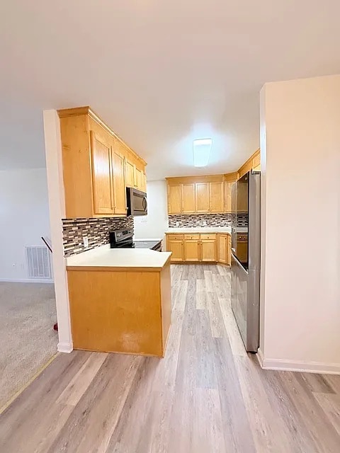 Building Photo - Room in Duplex on North St