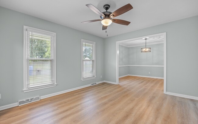 Building Photo - 631 Luray Terrace