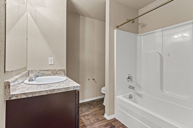 Building Photo - Beautiful home Located in desirable west Fayetteville neighborhood with playground