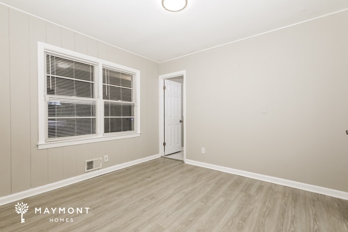 Building Photo - 111 Scarlett Dr