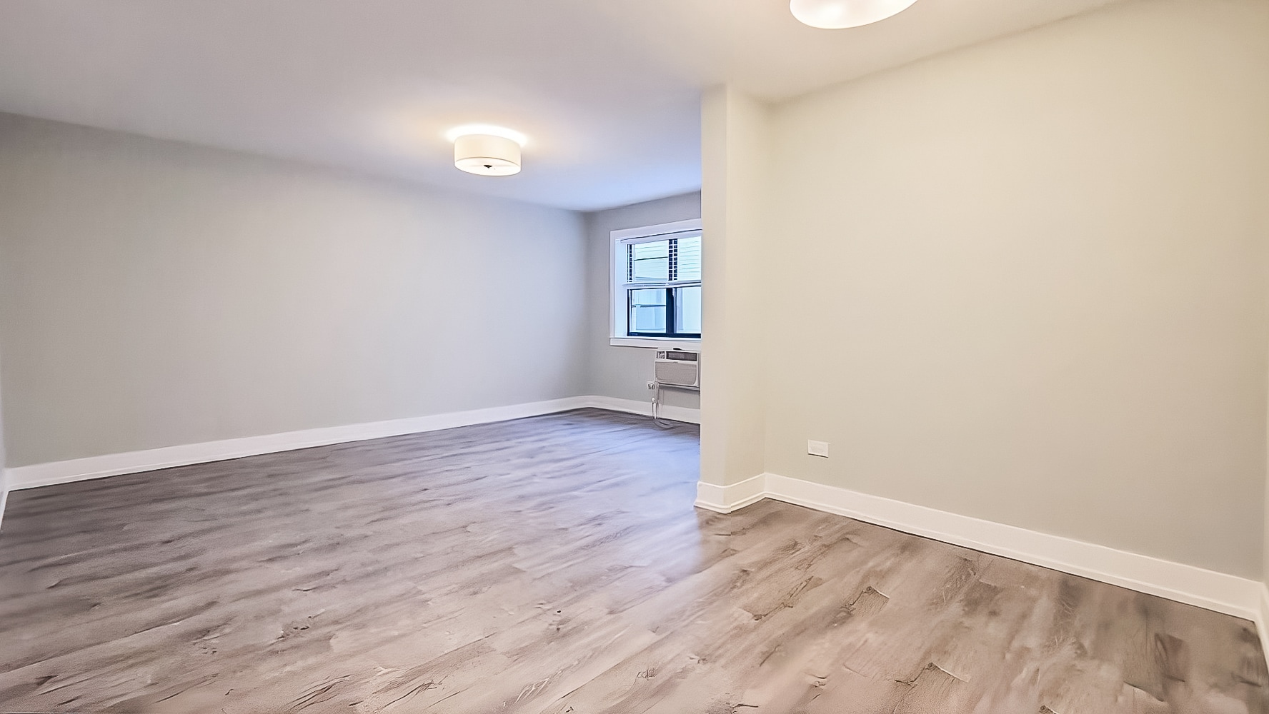 Building Photo - 454 W Barry Ave