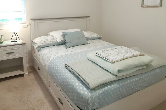 Building Photo - 145 Greenbelt Reservoir Pass