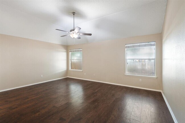 Building Photo - 1008 Chippewa