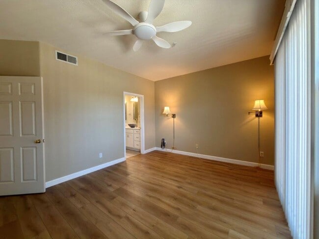 Building Photo - Coveted Napa Yacht Club 3 Bedrooms, 2 1/2 Bathrooms, w/ 1st Level Primary Bedroom/Bath