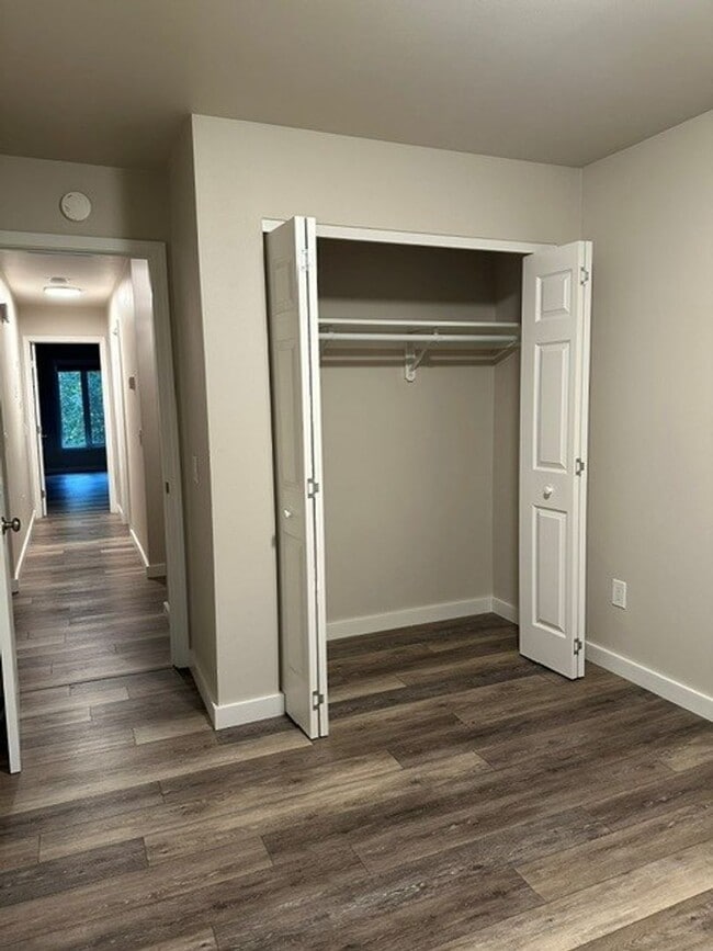 Building Photo - 2644 Forest Park Dr