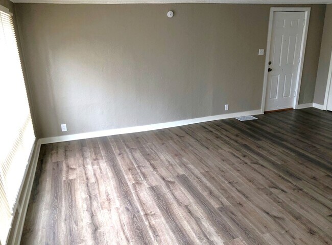 Building Photo - 1350 Sherman Ave