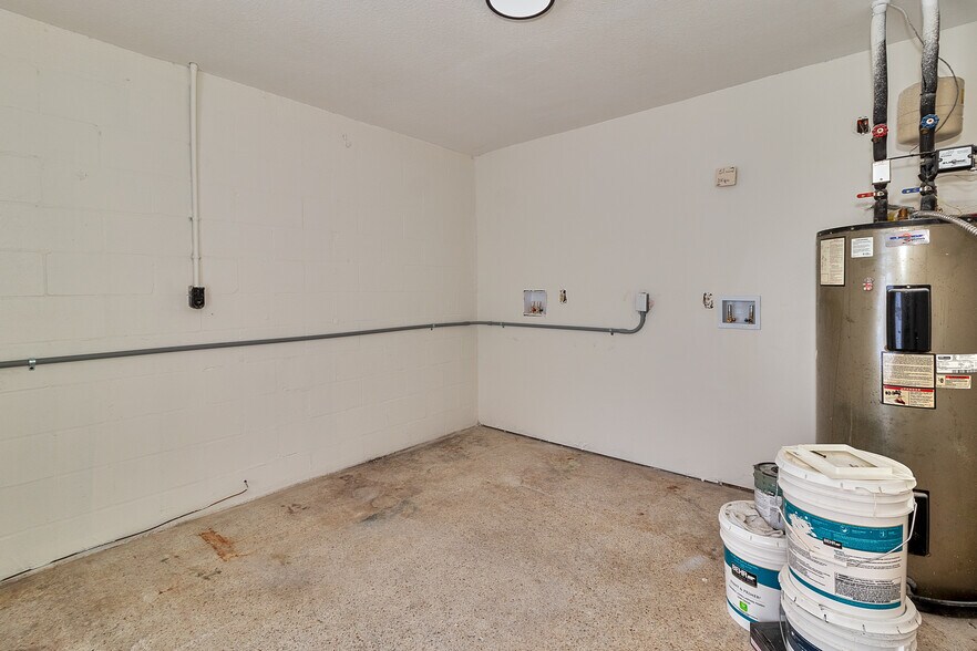 Building Photo - 508 91st Ave N