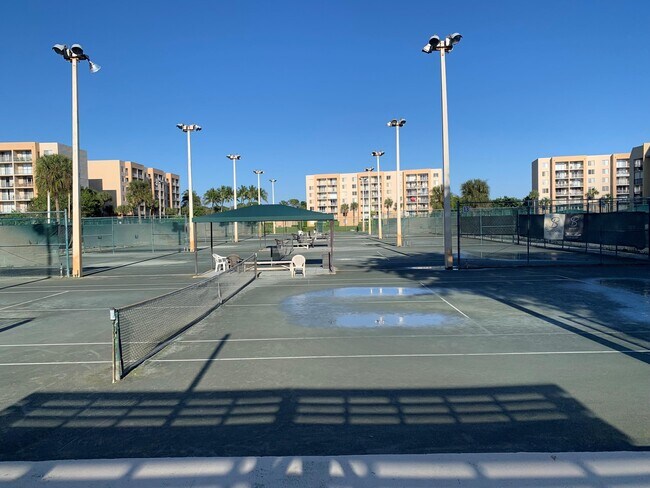 Building Photo - 2788 Tennis Club Dr