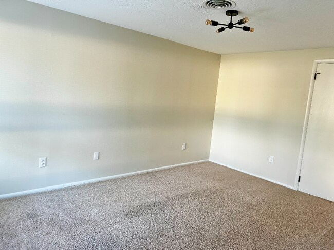 Building Photo - 1115 N Texas St