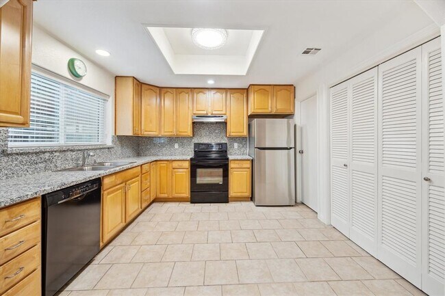 Building Photo - 11711 Memorial Dr
