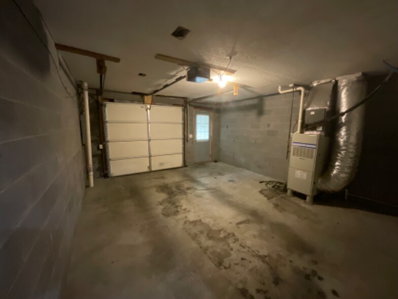 Building Photo - 235 Hunter Hills Cir