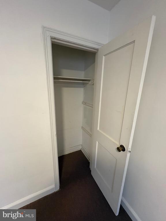 Building Photo - 636 Park Ln