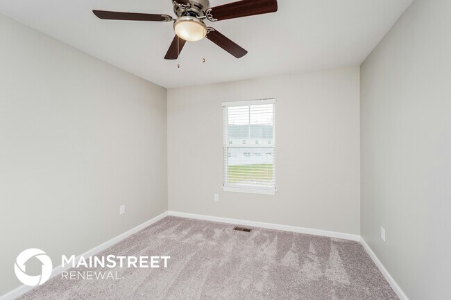 Building Photo - 2066 N Sarah Dr