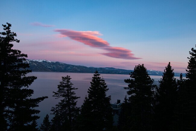 Building Photo - Architectural gem