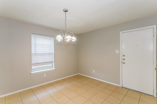 Building Photo - 21630 Bowcreek Ln