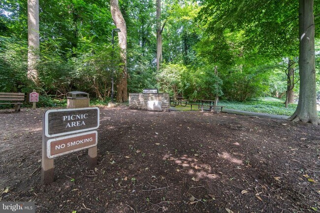 Building Photo - 5225 Pooks Hill Rd