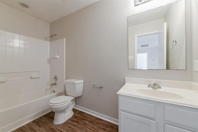 Building Photo - 2811 Roaring Oaks Ln