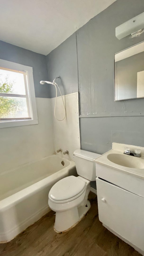 Building Photo - $0 First Month's Rent / $0 Deposit at Move-in