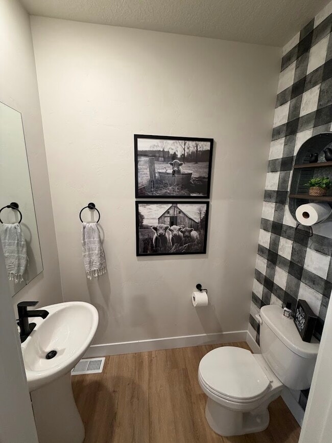 Building Photo - 1162 N 550 W