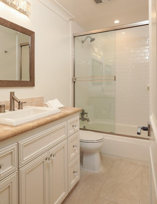 Building Photo - 226 W Edith Ave