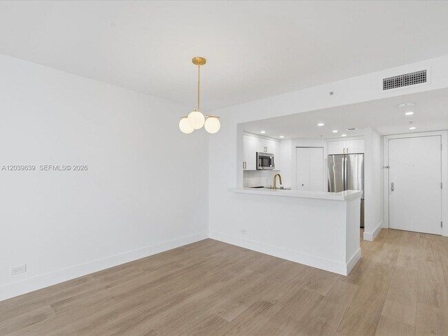 Building Photo - 701 Brickell Key Blvd