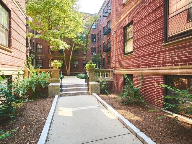 Building Photo - 42 Linnaean St