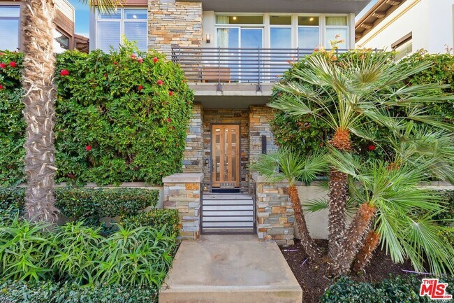 Building Photo - 12871 Hammock Ln