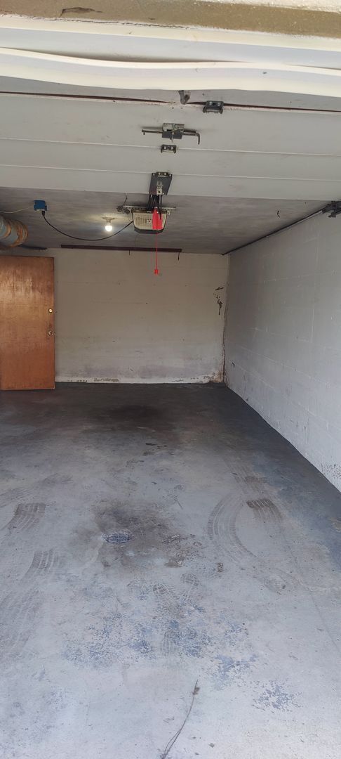Building Photo - Cozy 2 bed 1 bath  townhouse with attached...