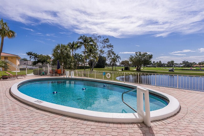 Building Photo - 2500 NE 48th Ln