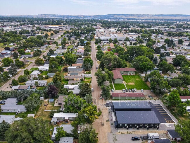 Building Photo - 218 Reda Ln