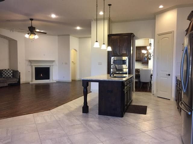 Building Photo - 700 Stevens Ct