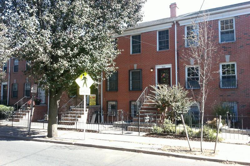 Building Photo - 366 Monmouth St