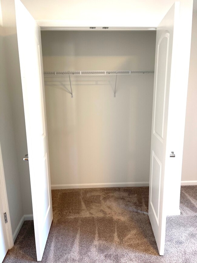 Closets - 47732 Fieldstone Dr