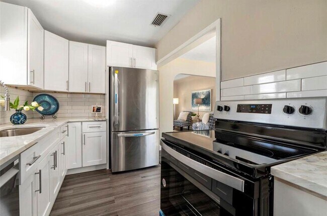 Building Photo - Updated St. Pete Home with Private Yard, Hot Tub & More!