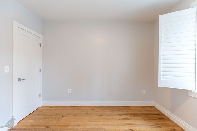 Building Photo - 4025 7th St NE