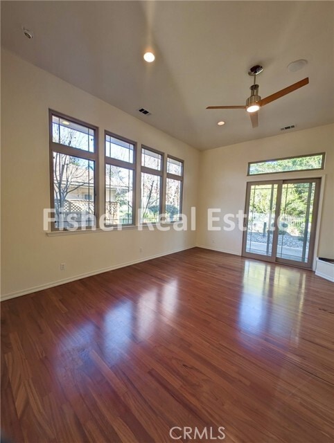 Building Photo - 627 Avocet Way