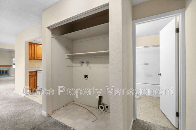 Building Photo - 1137 Sequerra St