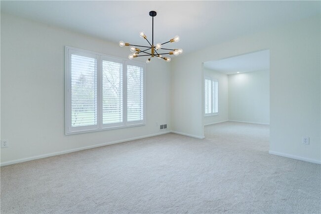 Building Photo - 399 French Rd