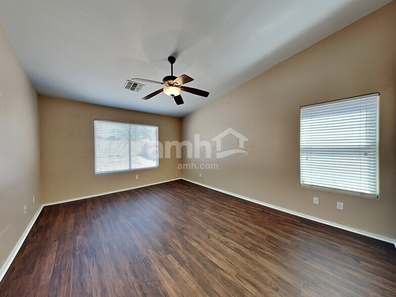 Building Photo - 16776 W Mesquite Dr