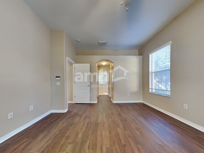 Building Photo - 4004 Water Park Ct