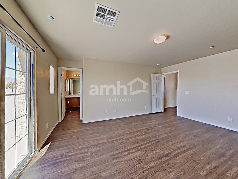 Building Photo - 9161 Desirable Ct