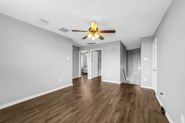 Building Photo - 2214 Shady Pine Dr