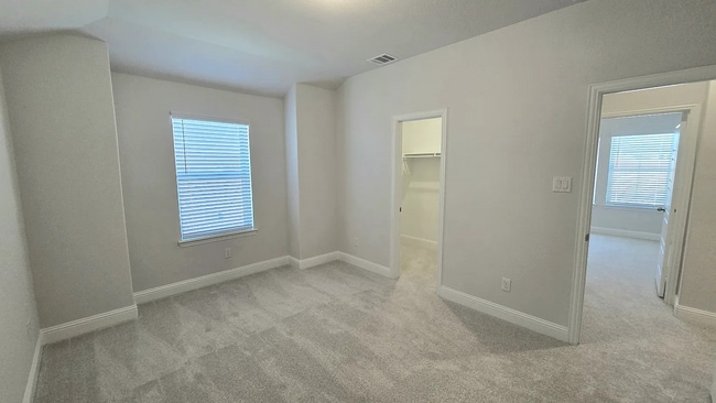 Building Photo - 3029 Hollybrook Ln