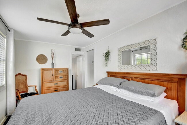 Building Photo - 412 El Prado