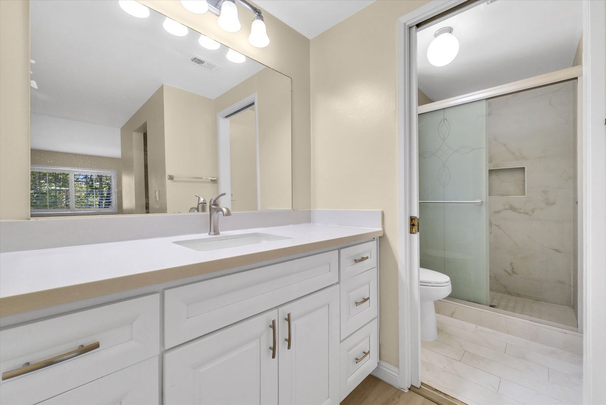 Building Photo - 175 Masters Ave