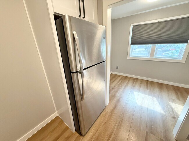 Building Photo - Meridian Apartments