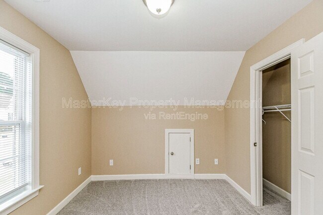 Building Photo - 225 Braxman Ln